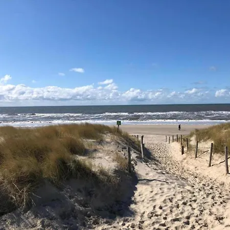 With Dunes View Of 度假居
